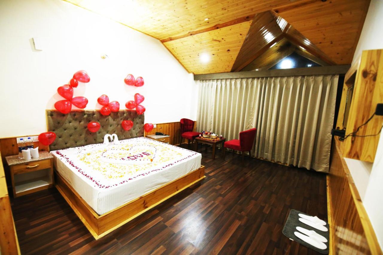 Blossom Hill Retreat Hotel Manāli Esterno foto